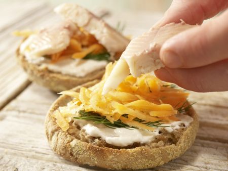 Forellenfilets mit Meerrettichquark Zubereitung Schritt 5 Forellenfilets mit Meerrettichquark Zubereitung Schritt 5