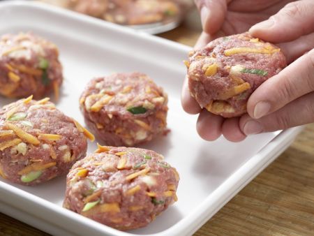 Frikadellen mit Gemüserahm Zubereitung Schritt 5 Frikadellen mit Gemüserahm Zubereitung Schritt 5