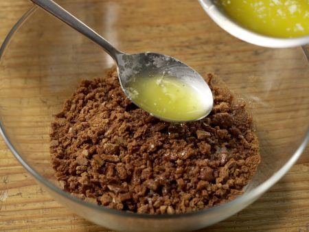Frischkäsetorte "Osterwiese" Zubereitung Schritt 2 Frischkäsetorte "Osterwiese" Zubereitung Schritt 2