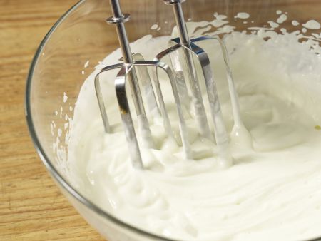 Frischkäsetorte "Osterwiese" Zubereitung Schritt 7 Frischkäsetorte "Osterwiese" Zubereitung Schritt 7