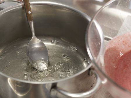 Fruchtfüllung für Biskuit Zubereitung Schritt 4 Fruchtfüllung für Biskuit Zubereitung Schritt 4