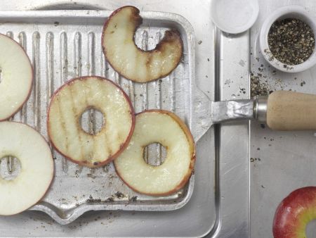 Fruchtig-pikantes Quarkbrötchen Zubereitung Schritt 2 Fruchtig-pikantes Quarkbrötchen Zubereitung Schritt 2