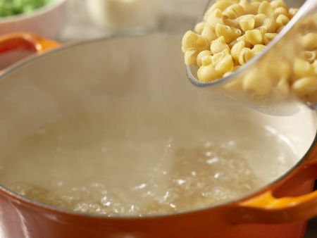Fruchtiger Nudelsalat Zubereitung Schritt 1 Fruchtiger Nudelsalat Zubereitung Schritt 1
