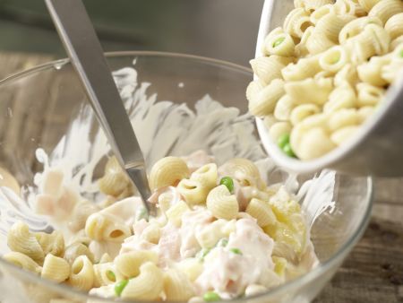 Fruchtiger Nudelsalat Zubereitung Schritt 8 Fruchtiger Nudelsalat Zubereitung Schritt 8