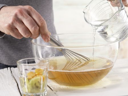 Früchtegelee "Aquarium" Zubereitung Schritt 7 Früchtegelee "Aquarium" Zubereitung Schritt 7
