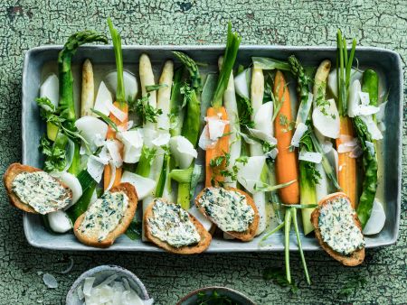 Frühlingsgemüse mit Bärlauch-Crostini