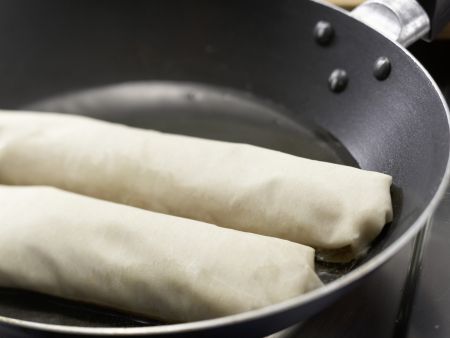 Frühlingsrollen mit Kassler Zubereitung Schritt 7 Frühlingsrollen mit Kassler Zubereitung Schritt 7