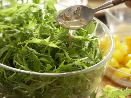 Garnelenspieße auf Salat Zubereitung Schritt 9 Garnelenspieße auf Salat Zubereitung Schritt 9