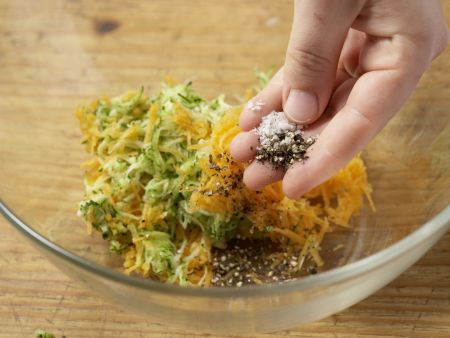 Gebackene Gemüsestangen mit Dip Zubereitung Schritt 1 Gebackene Gemüsestangen mit Dip Zubereitung Schritt 1