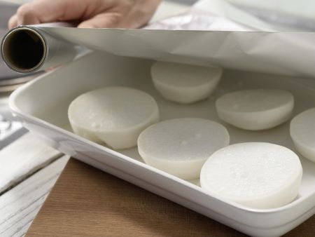 Gebackene Mairüben mit Sesamkruste Zubereitung Schritt 3 Gebackene Mairüben mit Sesamkruste Zubereitung Schritt 3