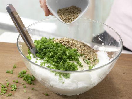 Gebackene Mairüben mit Sesamkruste Zubereitung Schritt 5 Gebackene Mairüben mit Sesamkruste Zubereitung Schritt 5