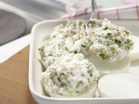 Gebackene Mairüben mit Sesamkruste Zubereitung Schritt 6 Gebackene Mairüben mit Sesamkruste Zubereitung Schritt 6