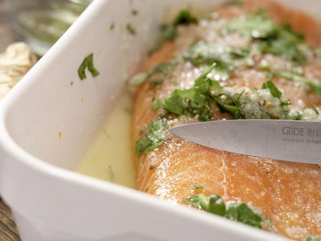 Gebratene gebeizte Lachsfilets Zubereitung Schritt 12 Gebratene gebeizte Lachsfilets Zubereitung Schritt 12