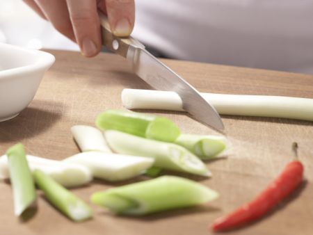 Gebratene Mungobohnensprossen Zubereitung Schritt 2 Gebratene Mungobohnensprossen Zubereitung Schritt 2