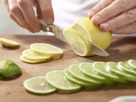 Gebratene Rotbarbenfilets Zubereitung Schritt 1 Gebratene Rotbarbenfilets Zubereitung Schritt 1