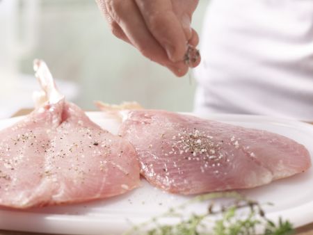 Gebratene Rotbarbenfilets Zubereitung Schritt 2 Gebratene Rotbarbenfilets Zubereitung Schritt 2