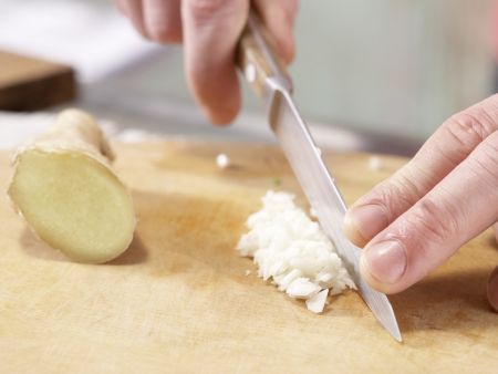 Gebratener Sesam-Thunfisch Zubereitung Schritt 2 Gebratener Sesam-Thunfisch Zubereitung Schritt 2