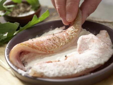 Gebratenes Rotbarbenfilet Zubereitung Schritt 1 Gebratenes Rotbarbenfilet Zubereitung Schritt 1