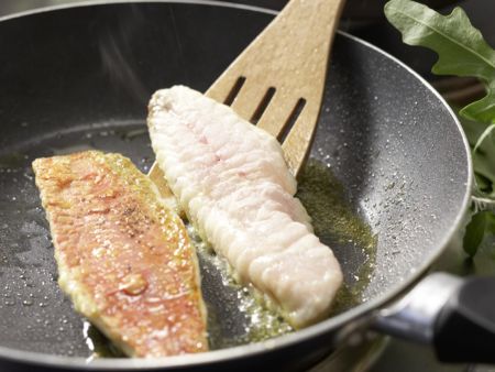 Gebratenes Rotbarbenfilet Zubereitung Schritt 2 Gebratenes Rotbarbenfilet Zubereitung Schritt 2