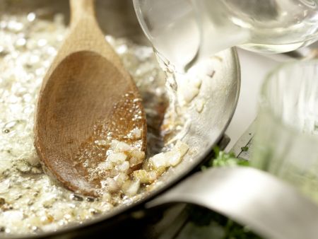 Gedämpfte Kalbsfiletsteaks Zubereitung Schritt 8 Gedämpfte Kalbsfiletsteaks Zubereitung Schritt 8