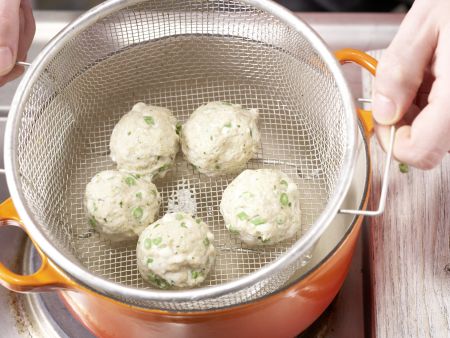 Gedämpfte Thai-Fischbällchen Zubereitung Schritt 10 Gedämpfte Thai-Fischbällchen Zubereitung Schritt 10