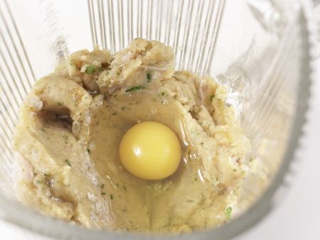 Gedämpfte Thai-Fischbällchen Zubereitung Schritt 5 Gedämpfte Thai-Fischbällchen Zubereitung Schritt 5