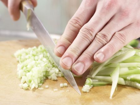 Gedämpfte Thai-Fischbällchen Zubereitung Schritt 8 Gedämpfte Thai-Fischbällchen Zubereitung Schritt 8
