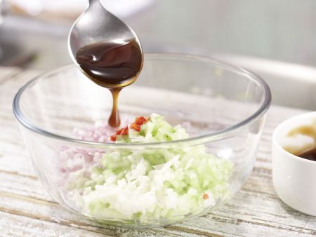 Gedämpfte Thai-Fischbällchen Zubereitung Schritt 9 Gedämpfte Thai-Fischbällchen Zubereitung Schritt 9