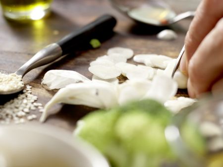 Gedämpfter Brokkoli Zubereitung Schritt 1 Gedämpfter Brokkoli Zubereitung Schritt 1