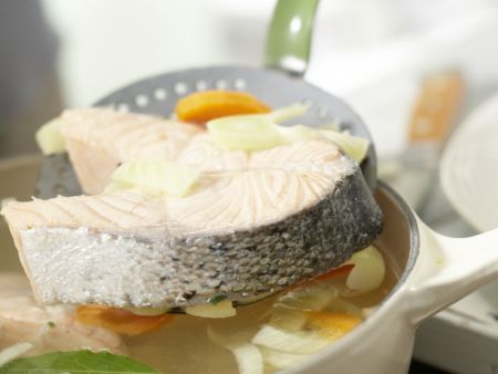 Gedünstete Lachssteaks Zubereitung Schritt 7 Gedünstete Lachssteaks Zubereitung Schritt 7