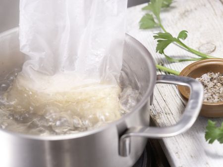 Gedünsteter Chicorée Zubereitung Schritt 1 Gedünsteter Chicorée Zubereitung Schritt 1