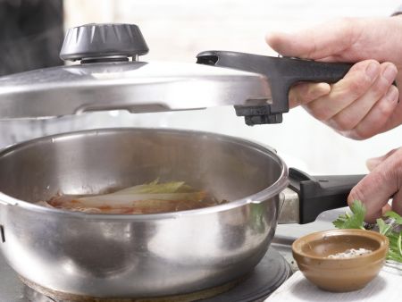 Gedünsteter Chicorée Zubereitung Schritt 7 Gedünsteter Chicorée Zubereitung Schritt 7