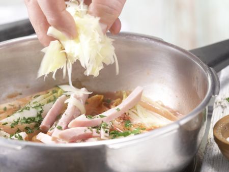 Gedünsteter Chicorée Zubereitung Schritt 8 Gedünsteter Chicorée Zubereitung Schritt 8