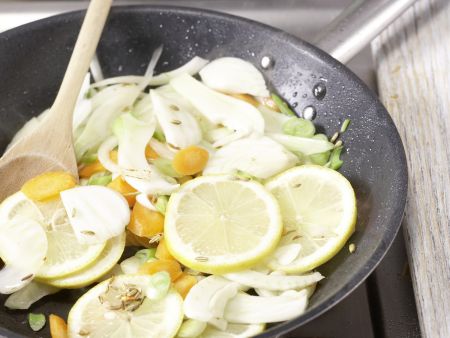 Gedünstetes Hähnchenbrustfilet Zubereitung Schritt 5 Gedünstetes Hähnchenbrustfilet Zubereitung Schritt 5