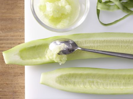 Geeiste Gurkensuppe Zubereitung Schritt 2 Geeiste Gurkensuppe Zubereitung Schritt 2