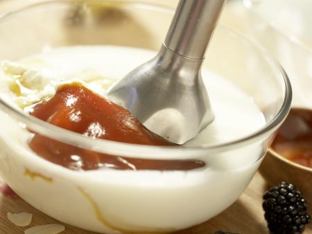 Geeiste Kefirsuppe Zubereitung Schritt 3 Geeiste Kefirsuppe Zubereitung Schritt 3