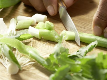 Geeiste Melonen-Gurken-Suppe Zubereitung Schritt 4 Geeiste Melonen-Gurken-Suppe Zubereitung Schritt 4