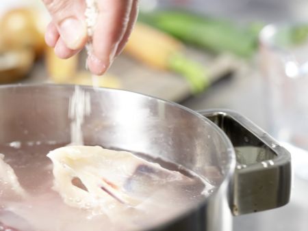 Geflügelbrühe Zubereitung Schritt 3 Geflügelbrühe Zubereitung Schritt 3