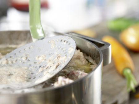 Geflügelbrühe Zubereitung Schritt 4 Geflügelbrühe Zubereitung Schritt 4