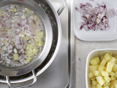 Geflügelsalat-Brötchen Zubereitung Schritt 1 Geflügelsalat-Brötchen Zubereitung Schritt 1