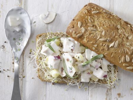 Geflügelsalat-Brötchen Zubereitung Schritt 4 Geflügelsalat-Brötchen Zubereitung Schritt 4