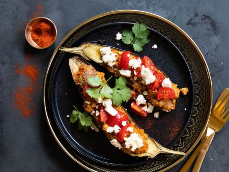 Gefüllte Aubergine mit Feta und Tomaten