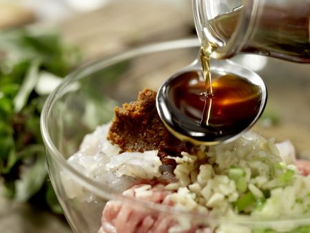 Gefüllte Hähnchenflügel Zubereitung Schritt 4 Gefüllte Hähnchenflügel Zubereitung Schritt 4