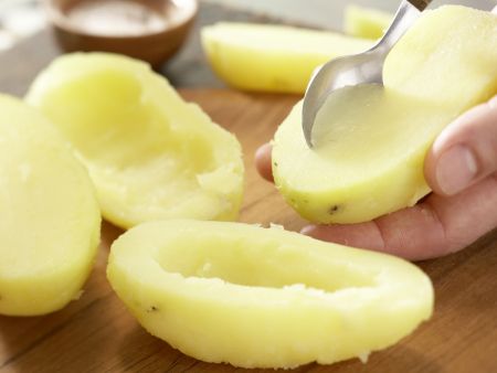 Gefüllte Kartoffeln vom Blech Zubereitung Schritt 3 Gefüllte Kartoffeln vom Blech Zubereitung Schritt 3
