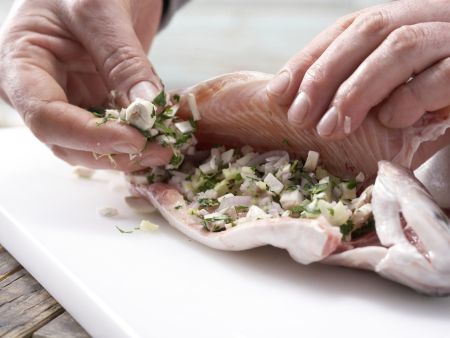 Gefüllte Lachsforelle Zubereitung Schritt 9 Gefüllte Lachsforelle Zubereitung Schritt 9