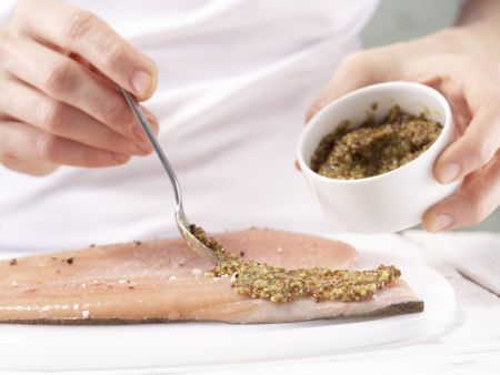 Gefüllte Lachsforellenfilets Zubereitung Schritt 2 Gefüllte Lachsforellenfilets Zubereitung Schritt 2