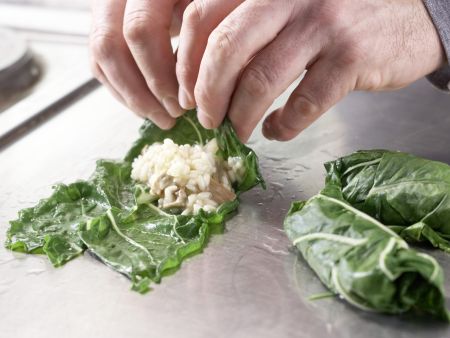 Gefüllte Mangoldrouladen Zubereitung Schritt 10 Gefüllte Mangoldrouladen Zubereitung Schritt 10