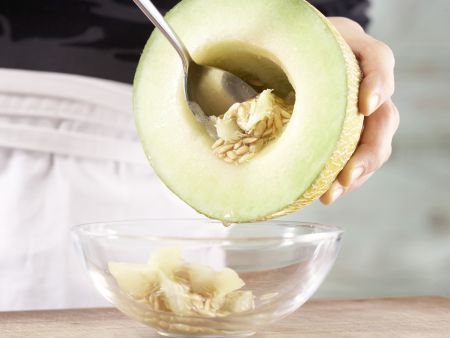 Gefüllte Melone Zubereitung Schritt 1 Gefüllte Melone Zubereitung Schritt 1
