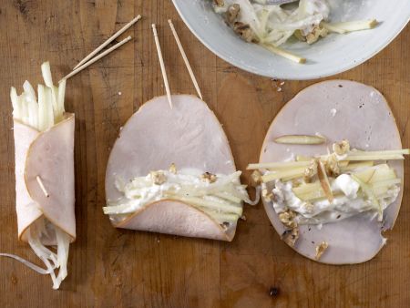 Gefüllte Putenröllchen Zubereitung Schritt 5 Gefüllte Putenröllchen Zubereitung Schritt 5