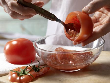 Gefüllte Ricotta-Tomaten Zubereitung Schritt 1 Gefüllte Ricotta-Tomaten Zubereitung Schritt 1